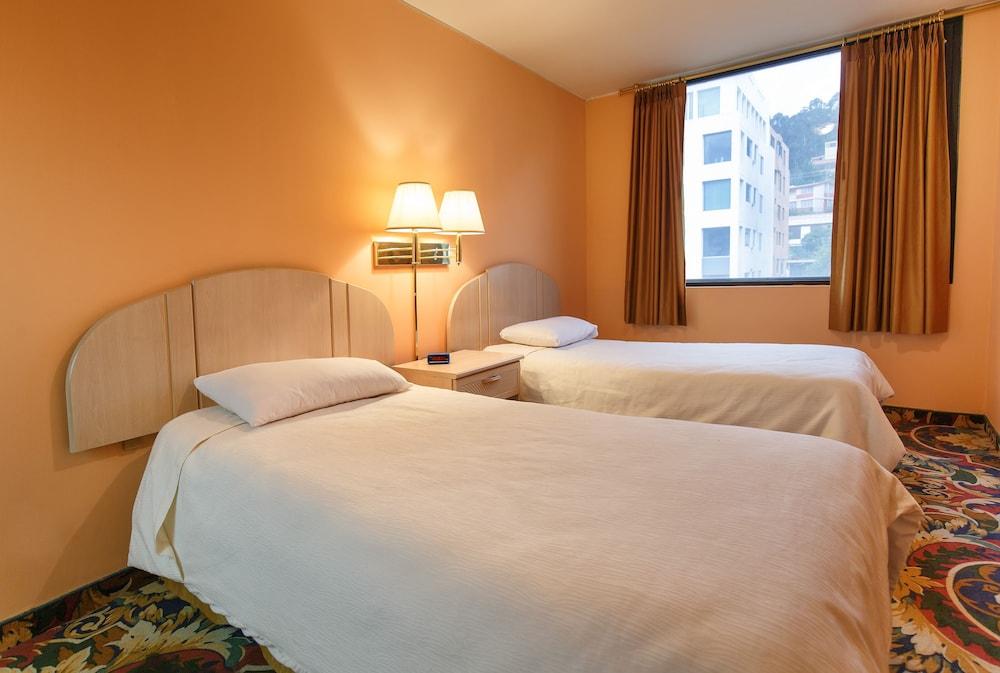Stanford Suites Hotel Quito Exteriör bild