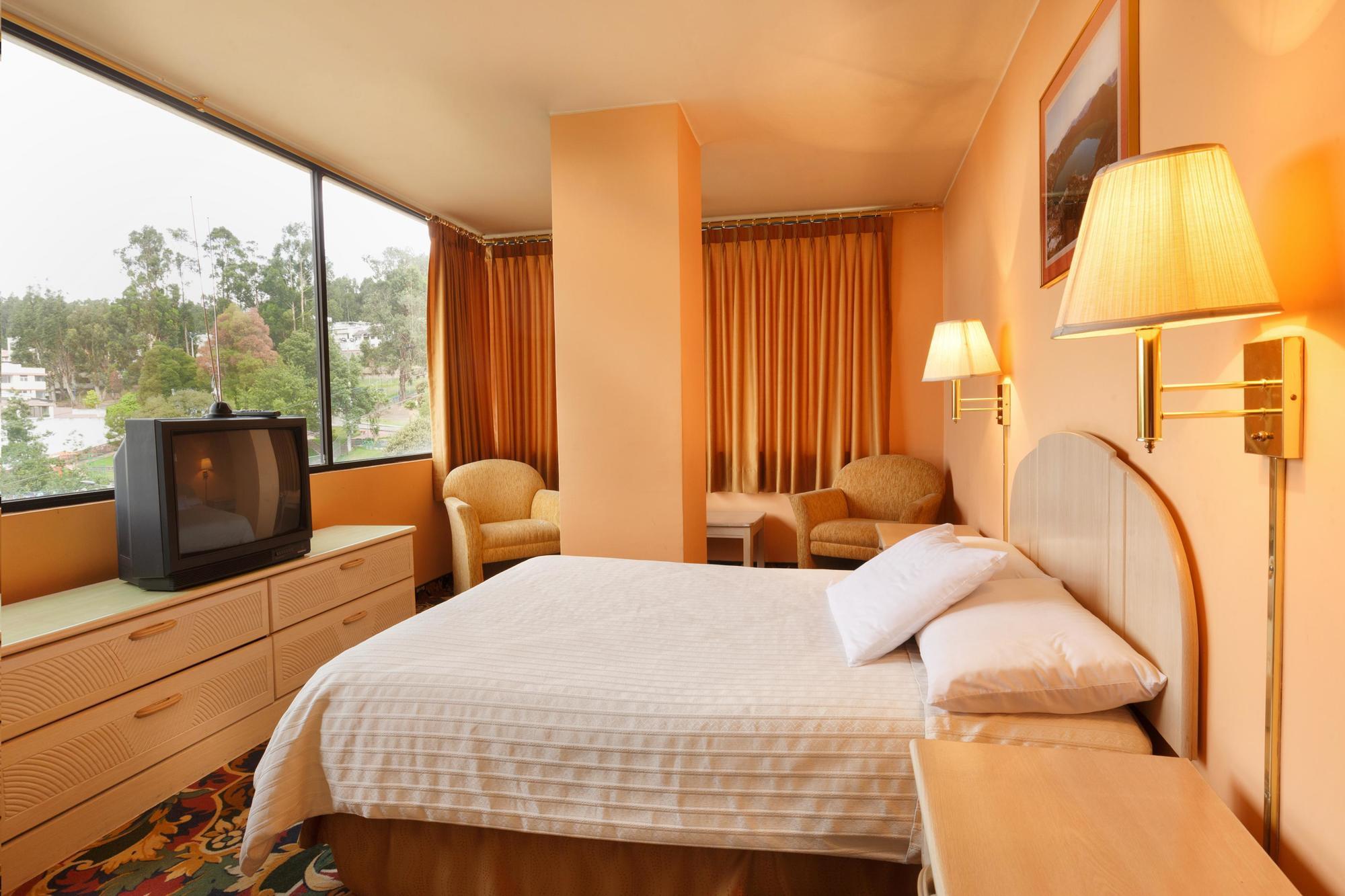 Stanford Suites Hotel Quito Exteriör bild